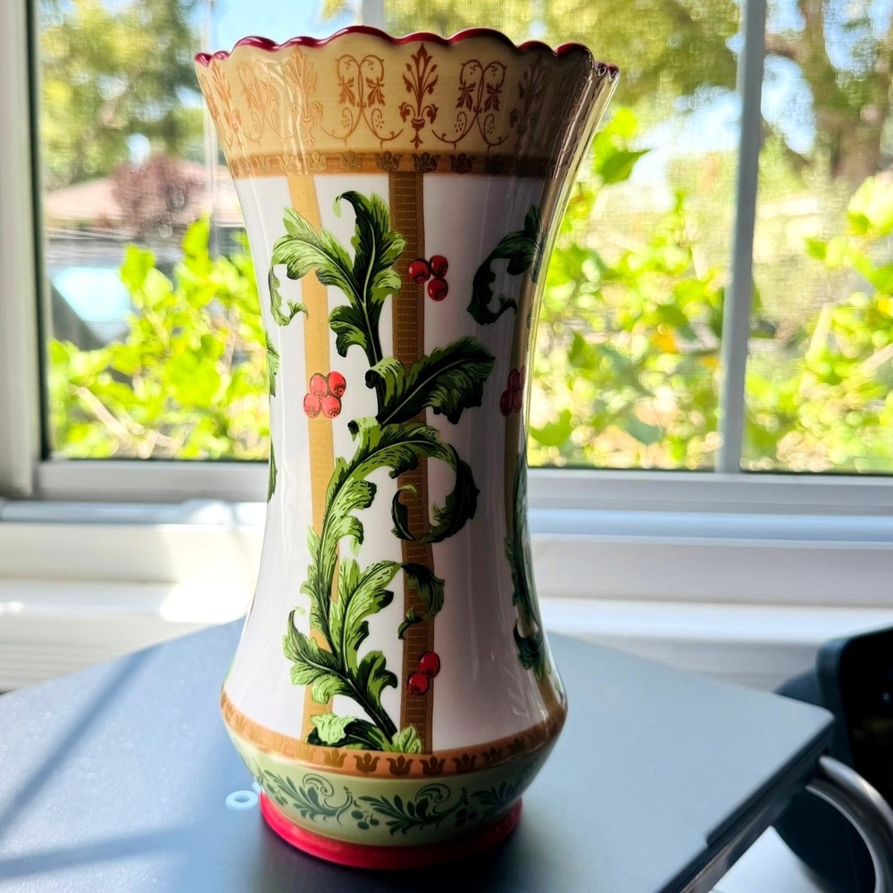 Laura Ashley Home FTD Christmas Vase Ceramic Holly Berries Scalloped Rim BEAUTY